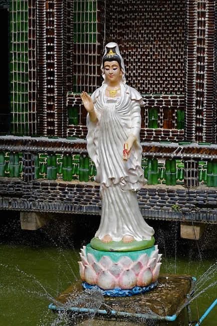 Wat Pa Maha Chedi Kaew-019